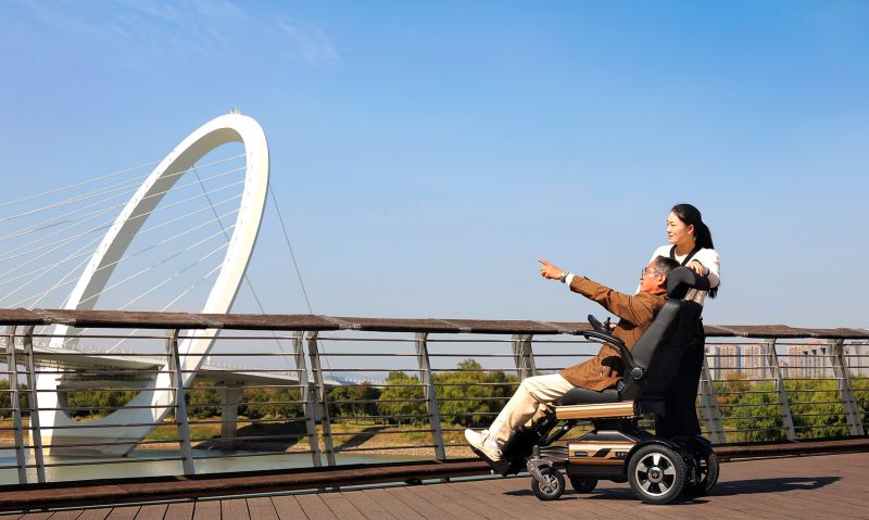 KS1系列智能康復訓練型電動輪椅-