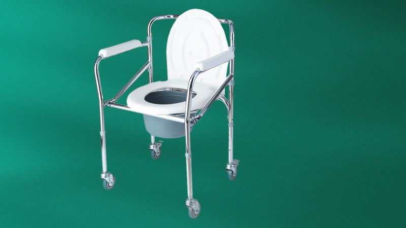 Plated potty chair with wheel-