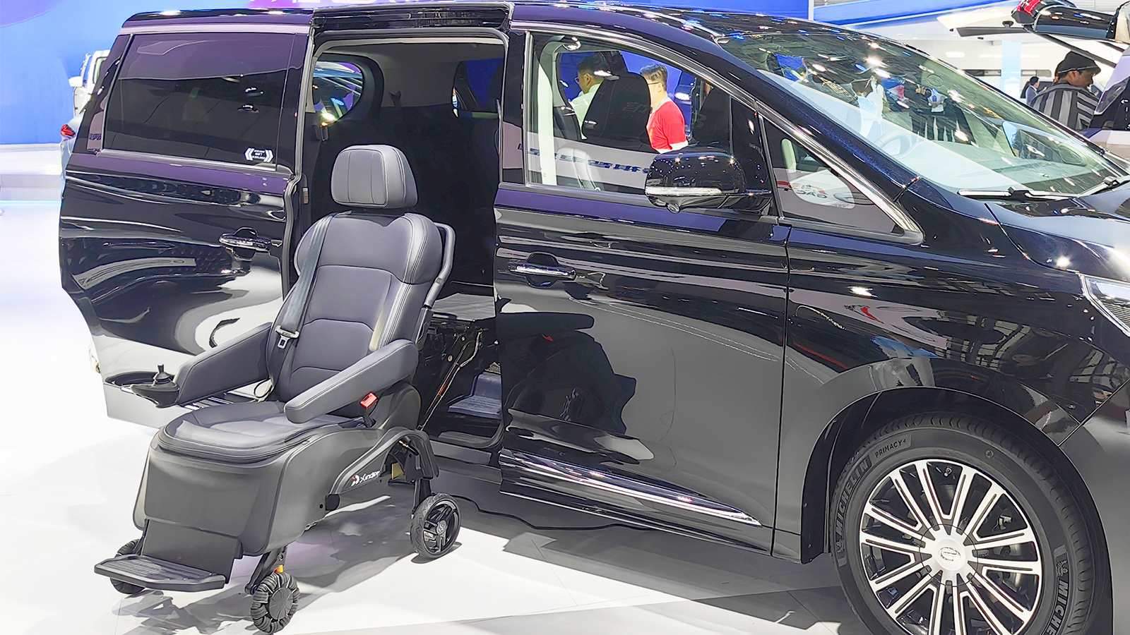 SLIFT Plus Detachable Swivel Seat