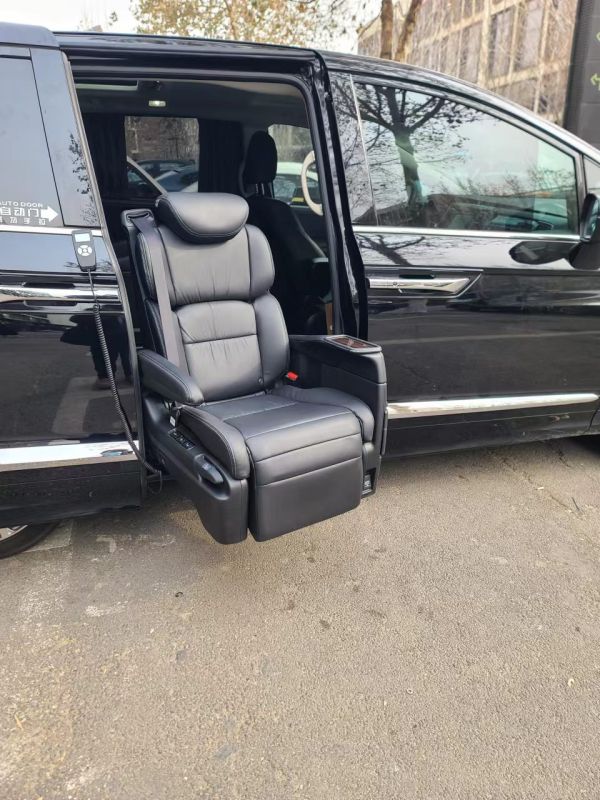 電動(dòng)旋轉(zhuǎn)升降福祉座椅（ SUV+商務(wù)車）-